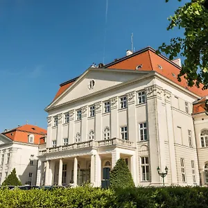 Austria Trend Schloss Wilhelminenberg Bécs