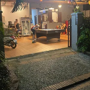 Aurora Backpackers 旅馆